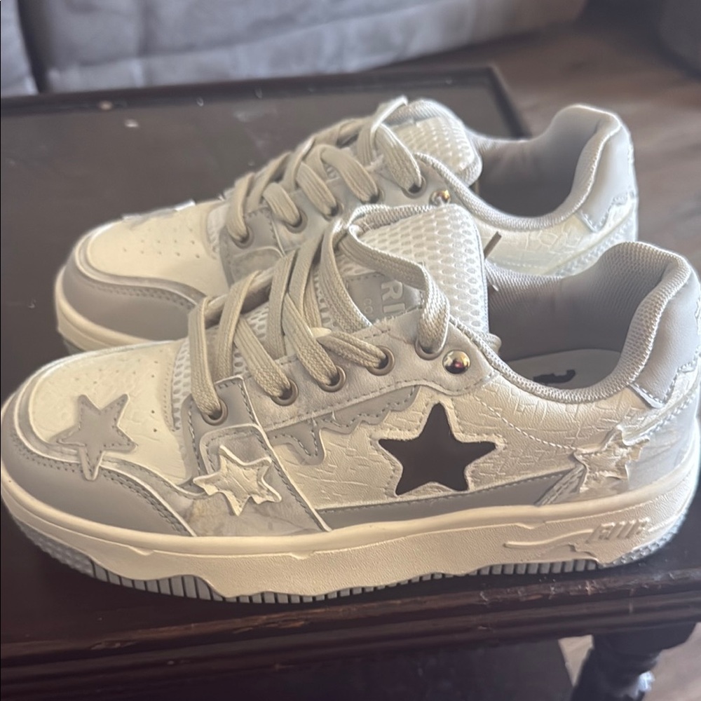 Women Star Sneakers - Gray